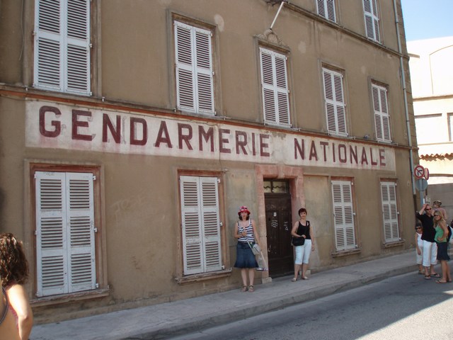 Saint-Tropez-četnická stanice.JPG