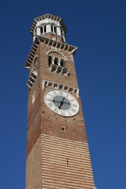 Verona-piazza delle erbe_1.JPG